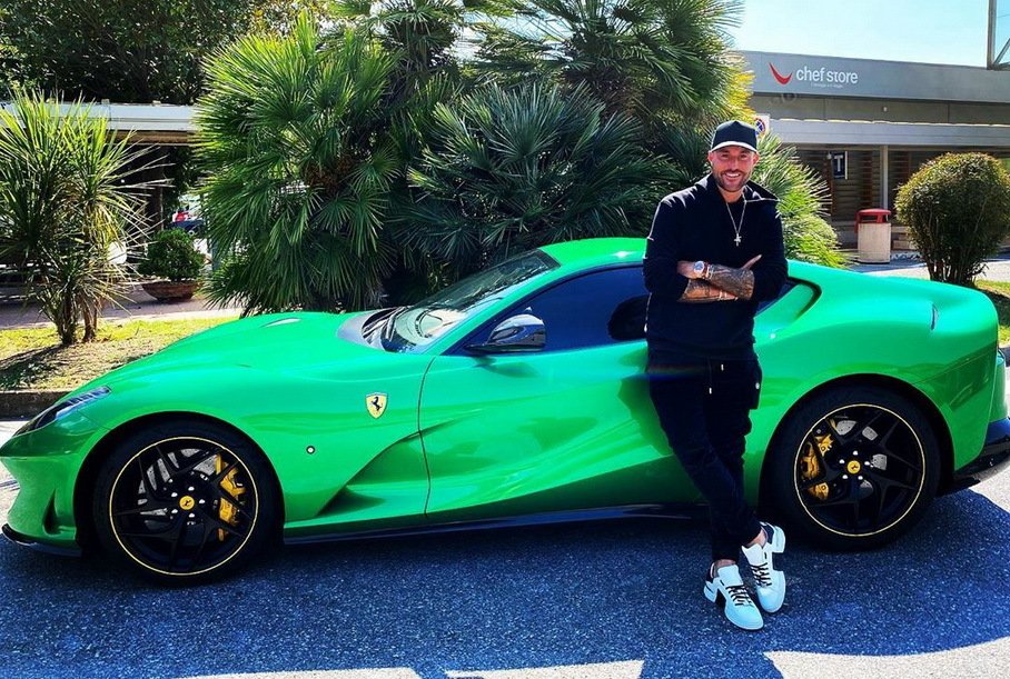 Ferrari отсудила у своего покупателя 300тыс. евро за фото в социальных сетях 1
