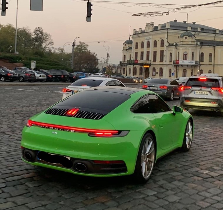 В Киеве заметили спортивное купе Porsche за 11 миллионов 2