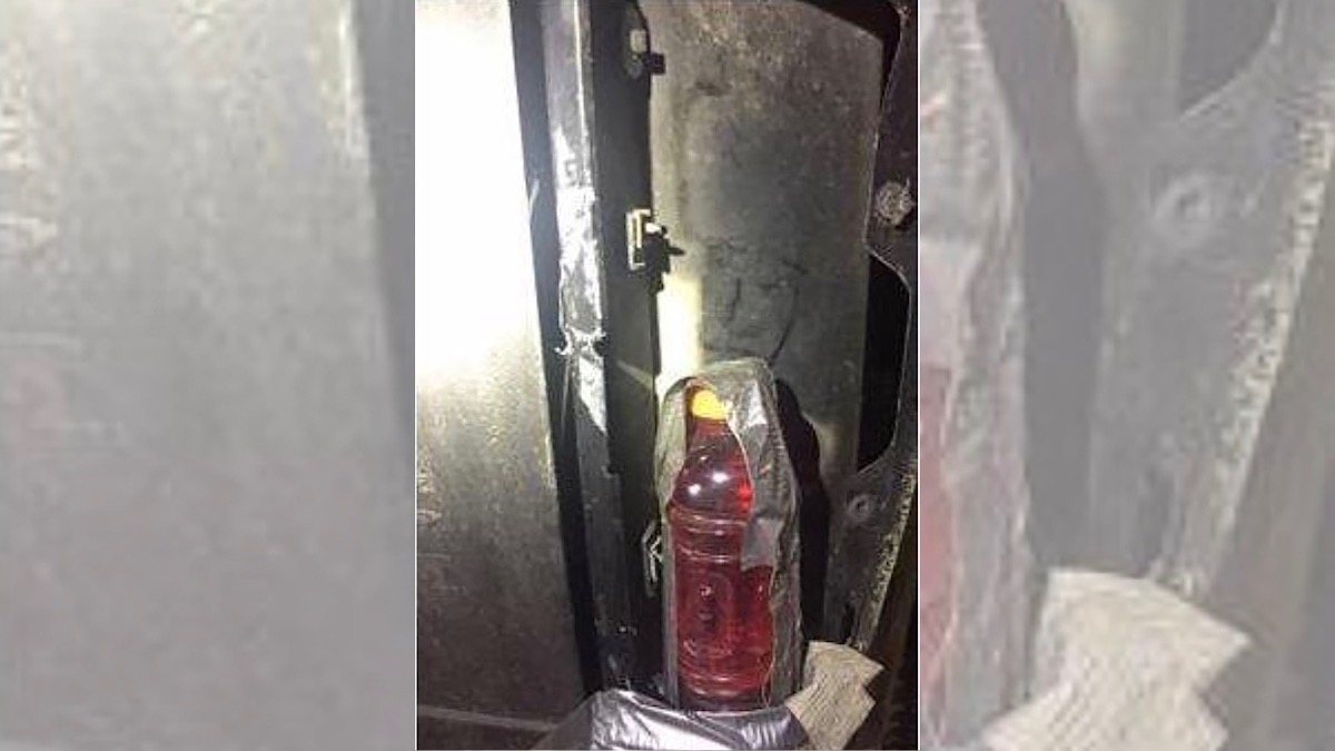 Водитель фургона заменил разбитый фонарь бутылкой с энергетиком 1