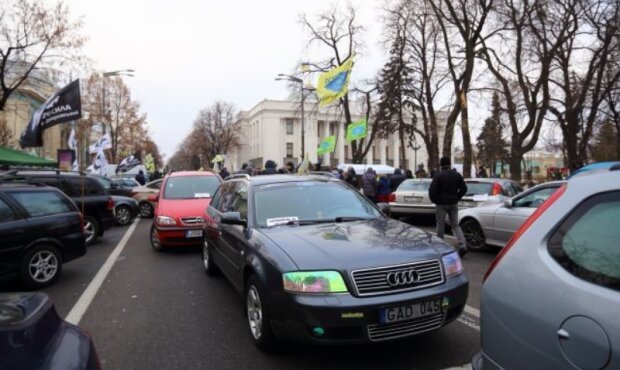 Кому из украинцев достанутся бесплатные «евробляхи» 1