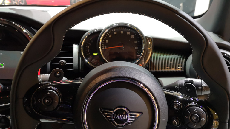 Компания MINI выпустила 10-миллионный автомобиль в своей истории 3