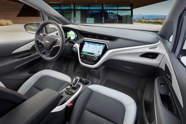 Новый Chevrolet Bolt EV получил запас хода как у Tesla Model 3 1