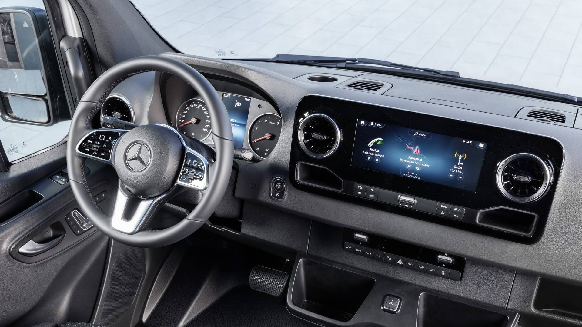Новый Mercedes-Benz Sprinter получил тысячи различных конфигураций 2