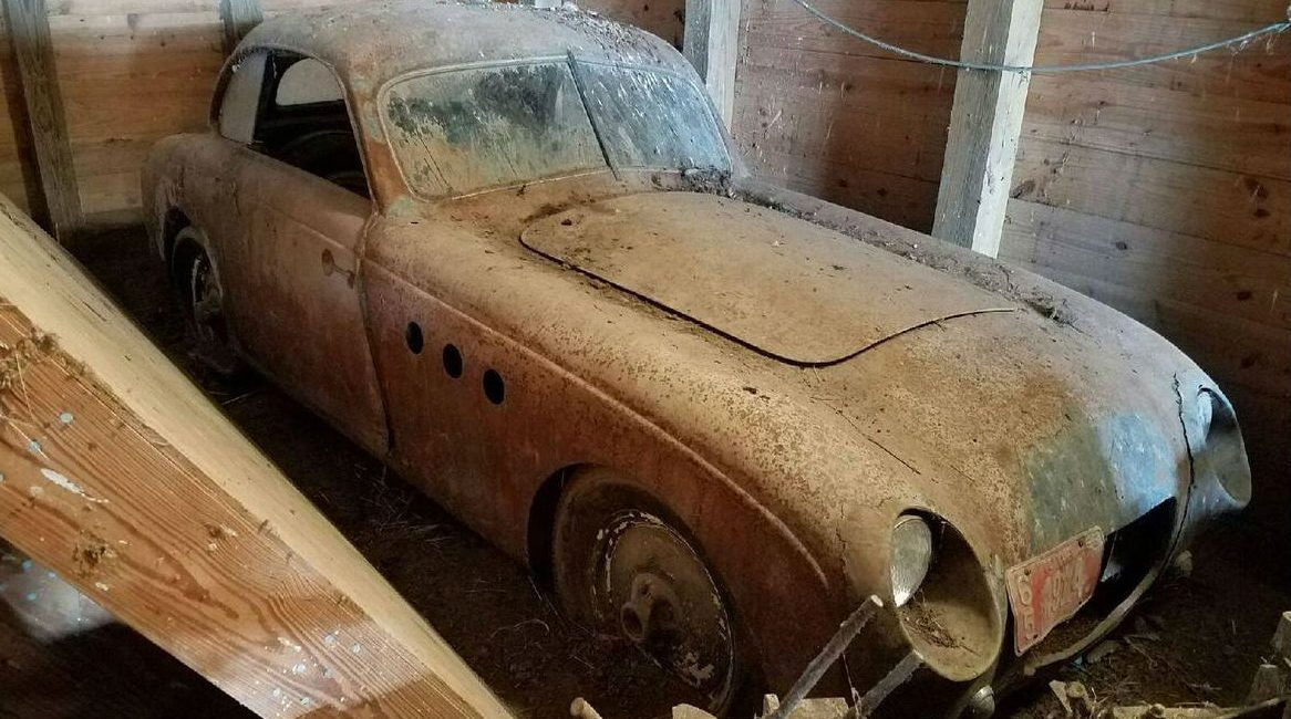 В заброшенном сарае нашли «древнейший» BMW 1
