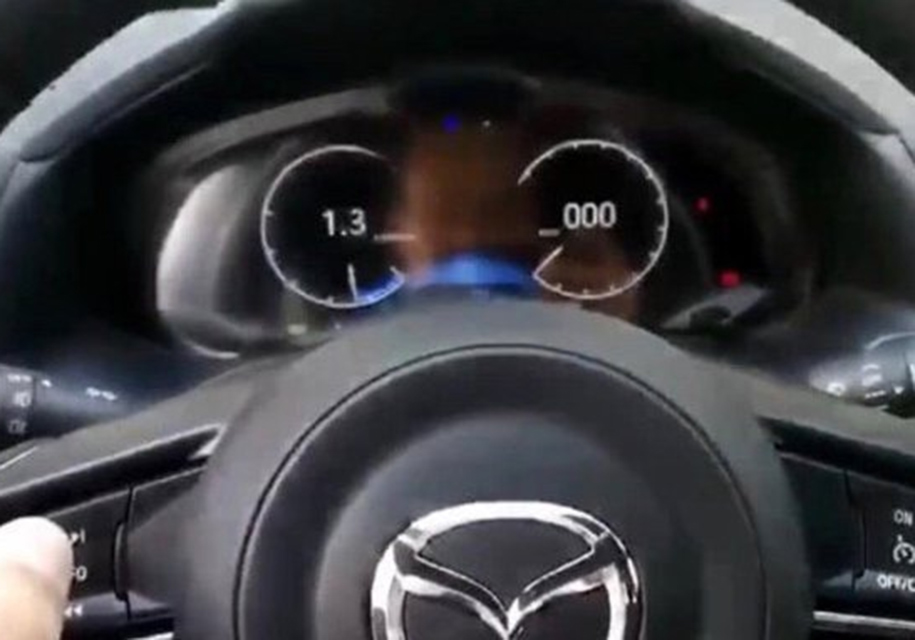 Mazda3 получит цифровую приборную панель 2