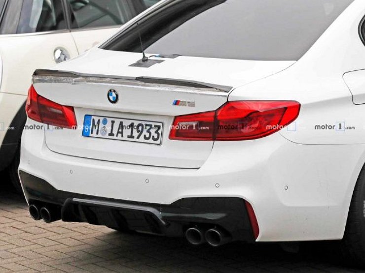 BMW тестирует M5 в более мощной версии CS 1