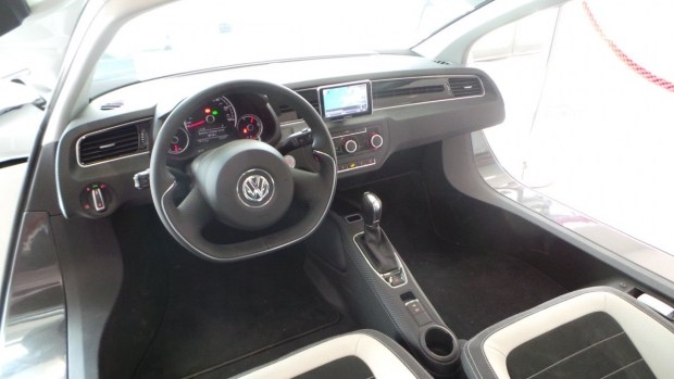 С молотка уйдет гибрид Volkswagen XL1 почти без пробега 3