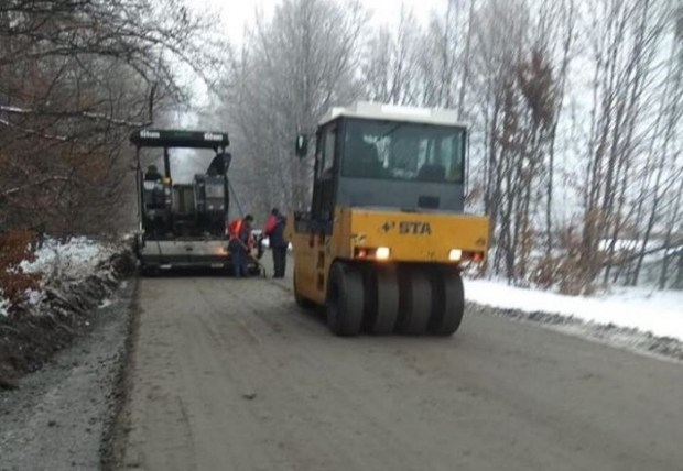 «Укравтодор» не будет платить за асфальт, уложенный в снег 2