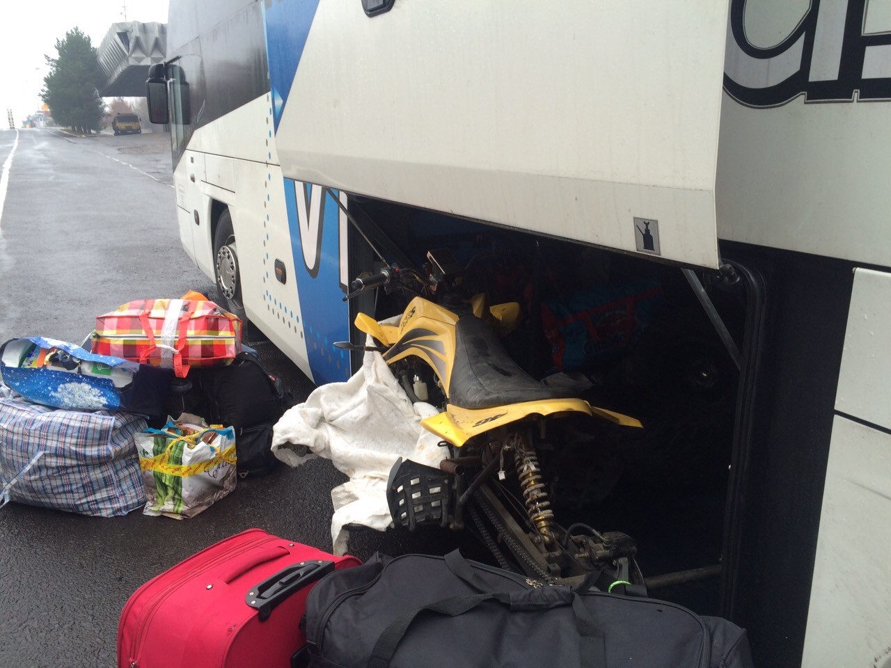 Украинец пытался провезти квадроцикл в автобусе 1