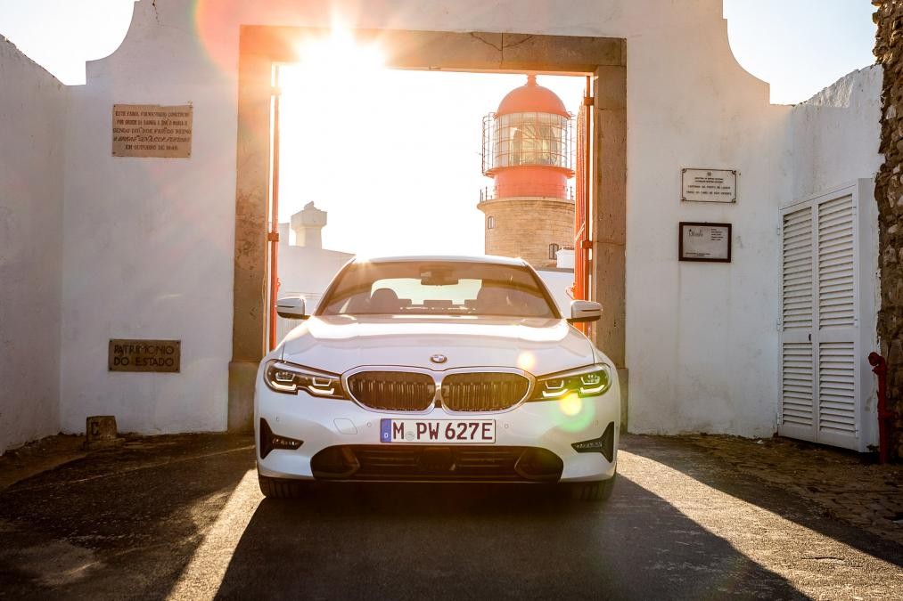 BMW 330e PHEV анонсировали не дожидаясь официального дебюта 2