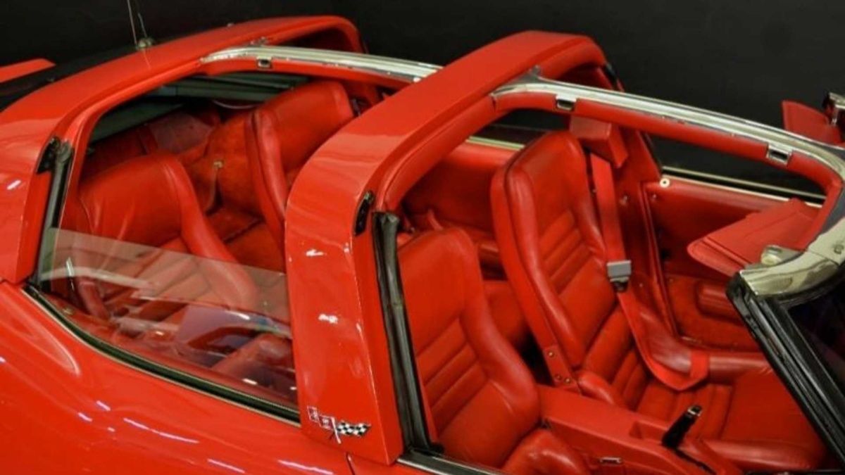 Редчайший седан Chevrolet Corvette продают по цене Ferrari 2