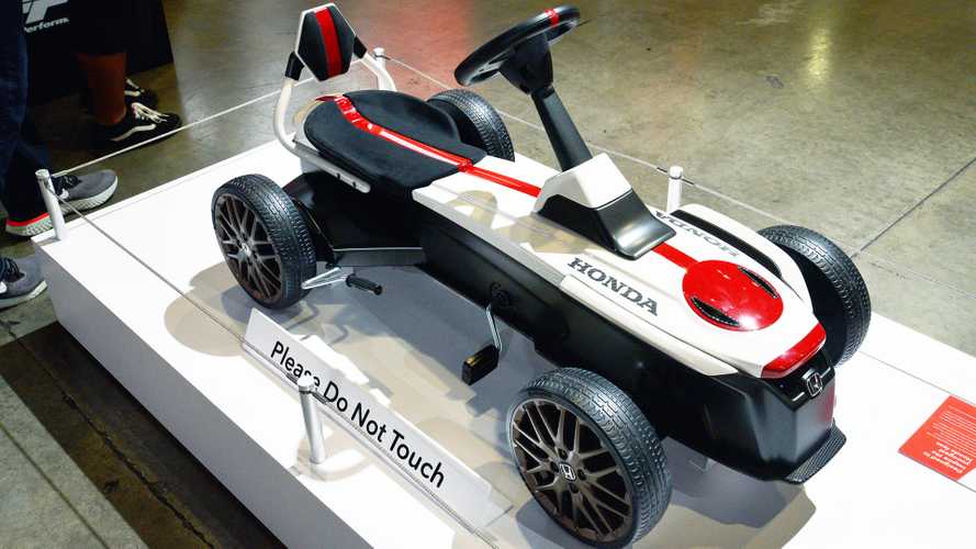 Honda представила педальную машинку для взрослых 1