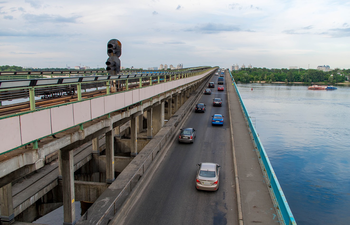 Мост Метро в Киеве капитально отремонтируют 1