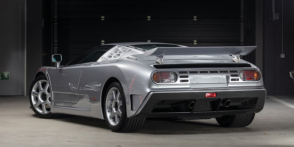 На аукционе продадут редкий Bugatti EB110 с 1000-километровым пробегом 3