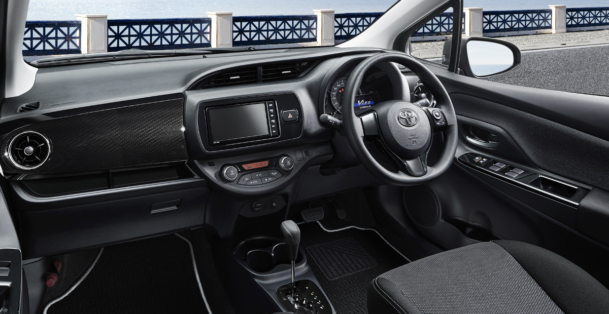 Хэтчбек Toyota Vitz: безопасность к юбилею 1
