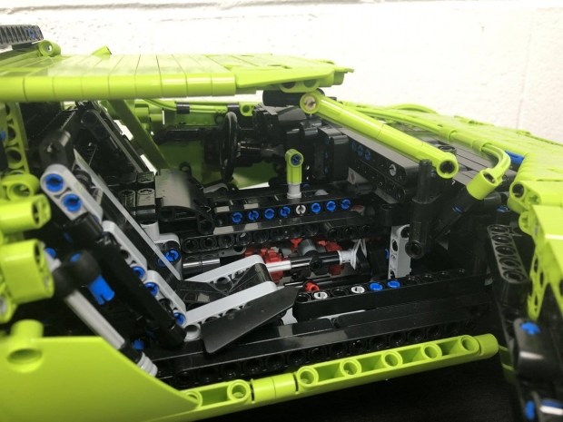 Lancia Stratos из набора Lego Technic Porsche 911 GT3 RS 2
