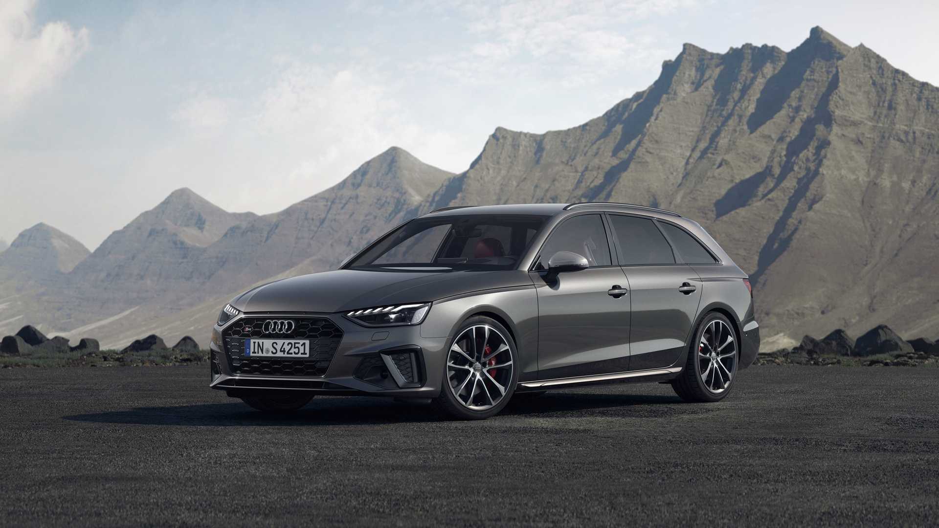 Audi показала рестайлинговое семейство A4 3