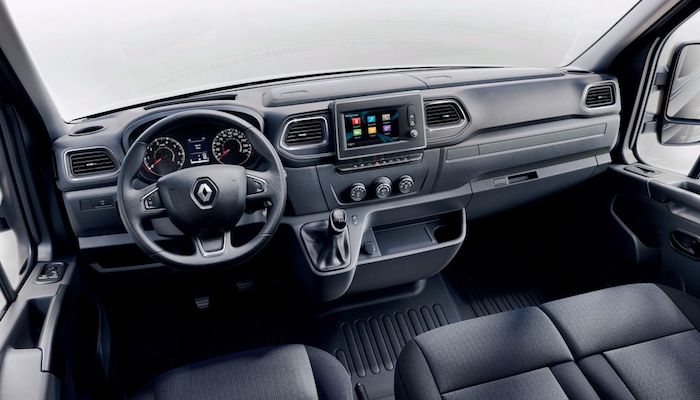 Renault представила обновленные версии фургонов Master и Trafic 2