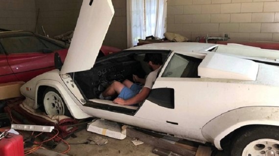 Мечты сбываются: мужчина нашел Lamborghini и Ferrari в гараже своей бабушки 3