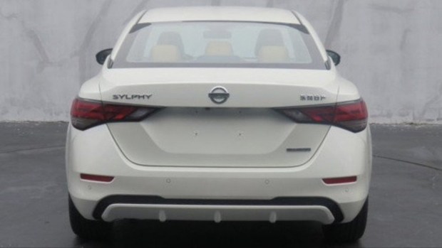 «Живые» фото нового бюджетного Nissan Sylphy 1