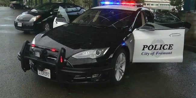 Полиция Фримонта официально презентовала полицейскую Tesla Model S 1