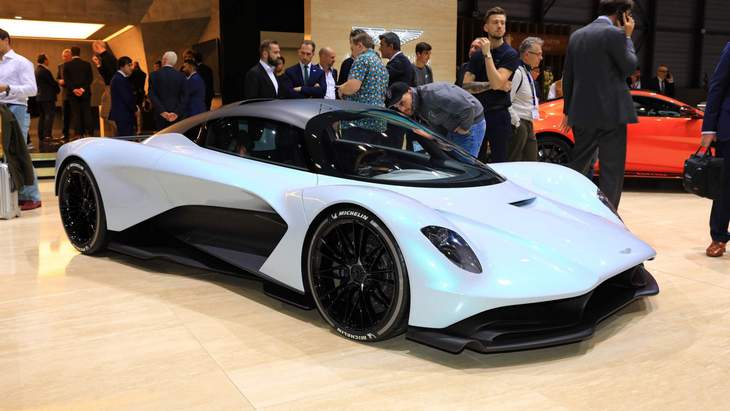 Стало известно название нового гиперкара Aston Martin 1