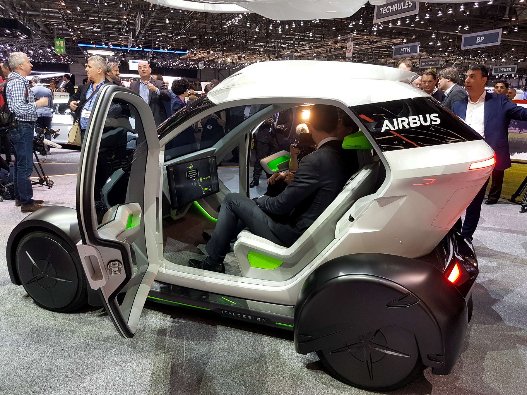 Airbus показал прототип нового городского транспорта 1