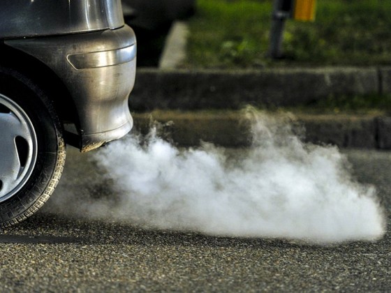 Автомобили обвинили в порче воздуха в украинских городах 1
