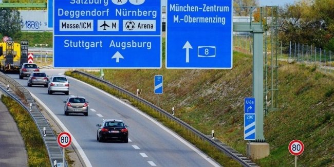 Евросоюз не разрешил Германии сделать дороги платными для иностранцев 1