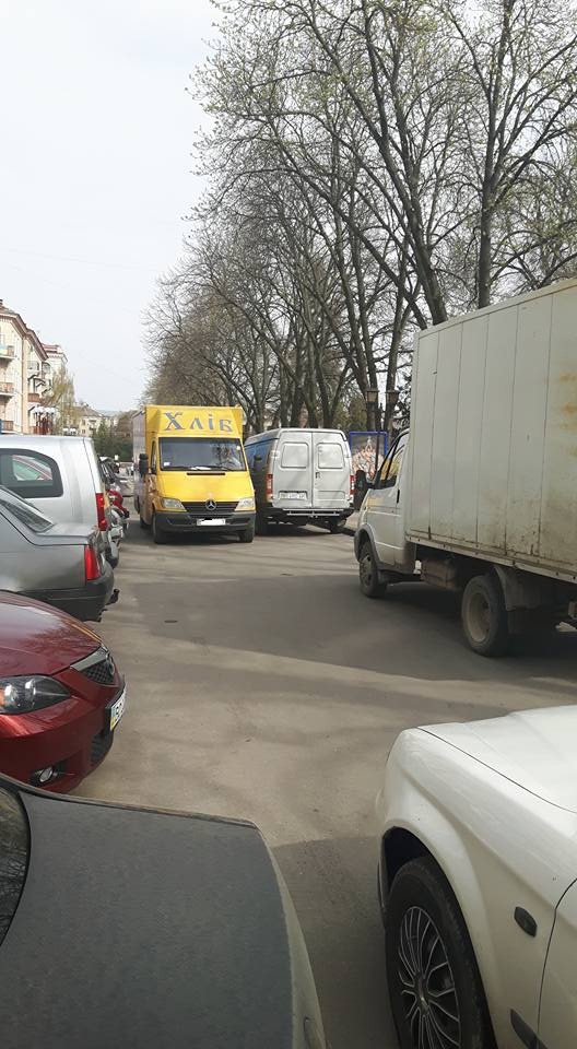 Украинцы продолжают демонстрировать «высший пилотаж» в умении парковаться 3