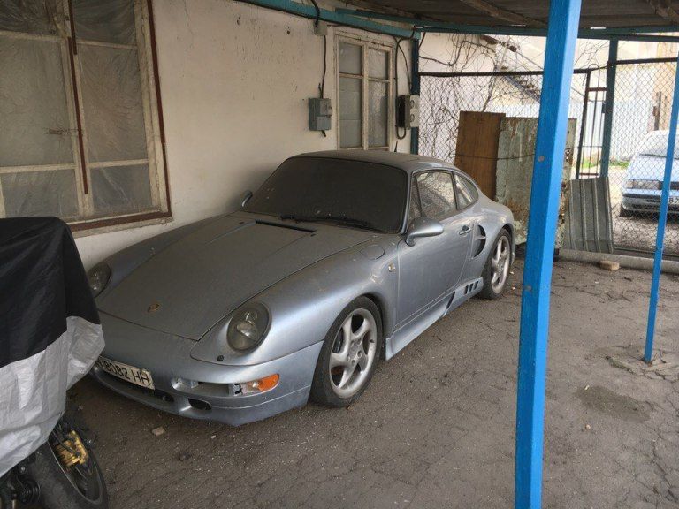 В Украине нашли брошенный Porsche 911  2