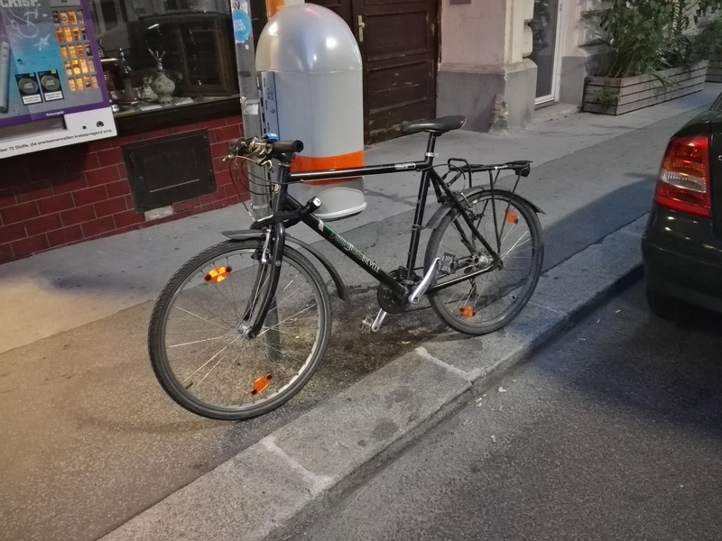 «Метро, велосипеды и примерная парковка»: «знакомство» с дорогами Вены 6