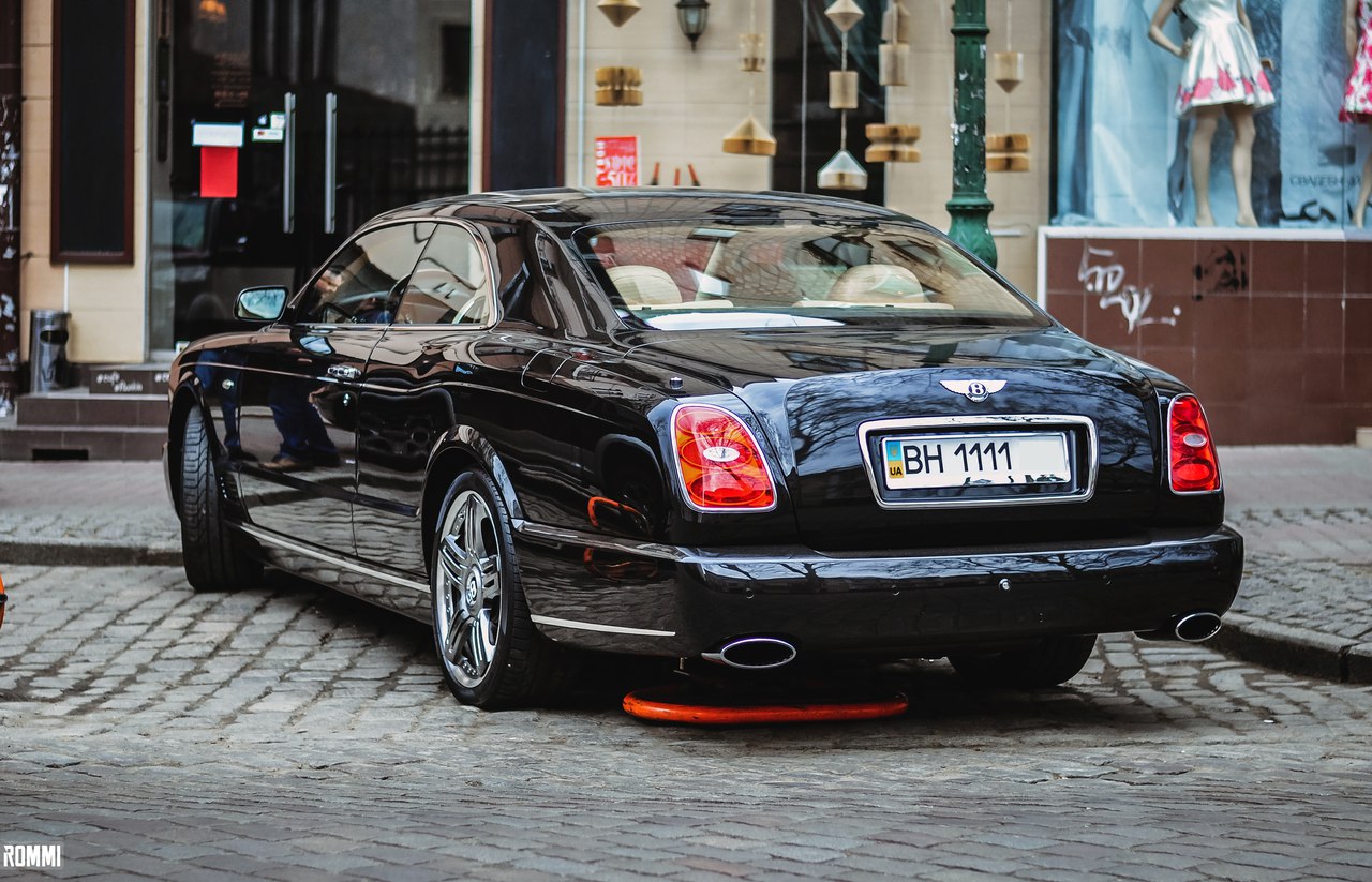 В Украине замечен редчайший автомобиль Bentley Brooklands 2