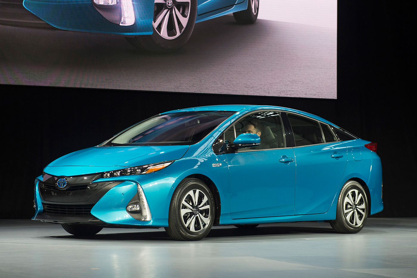 Инженеры “Тойоты” одобрили литий-ионные батареи для нового Prius Prime 1