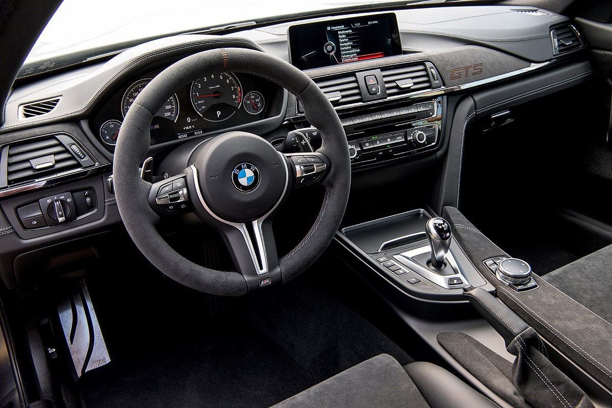 Новая модель BMW M4 GTS ездит на воде и покоряет самих разработчиков 5