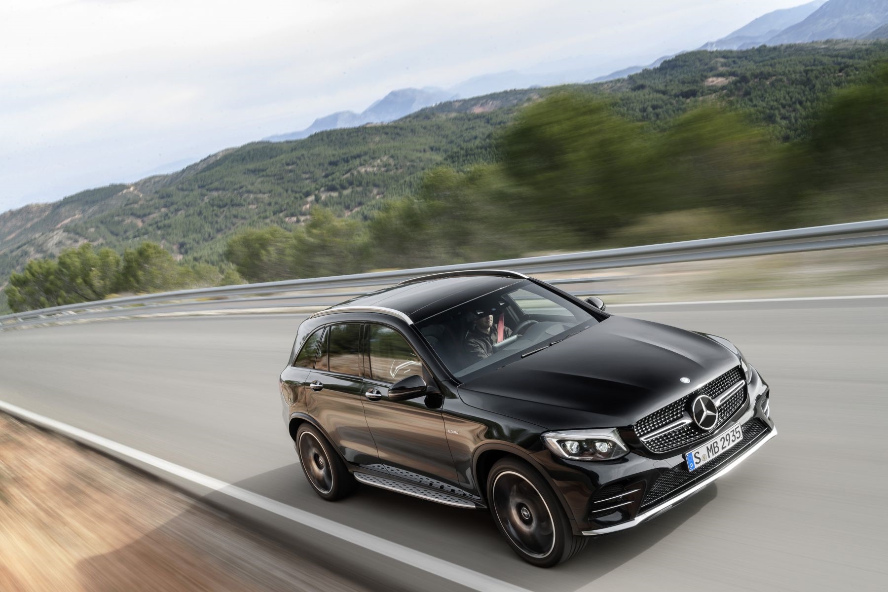 Mercedes-AMG GLC 43 4MATIC: свежий дизайн и великолепная динамика 1