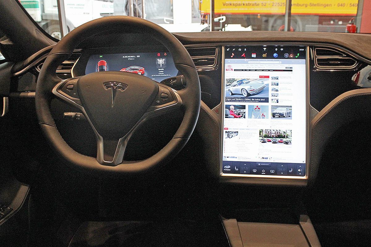Какие изменения получила обновленная модель Tesla S 6