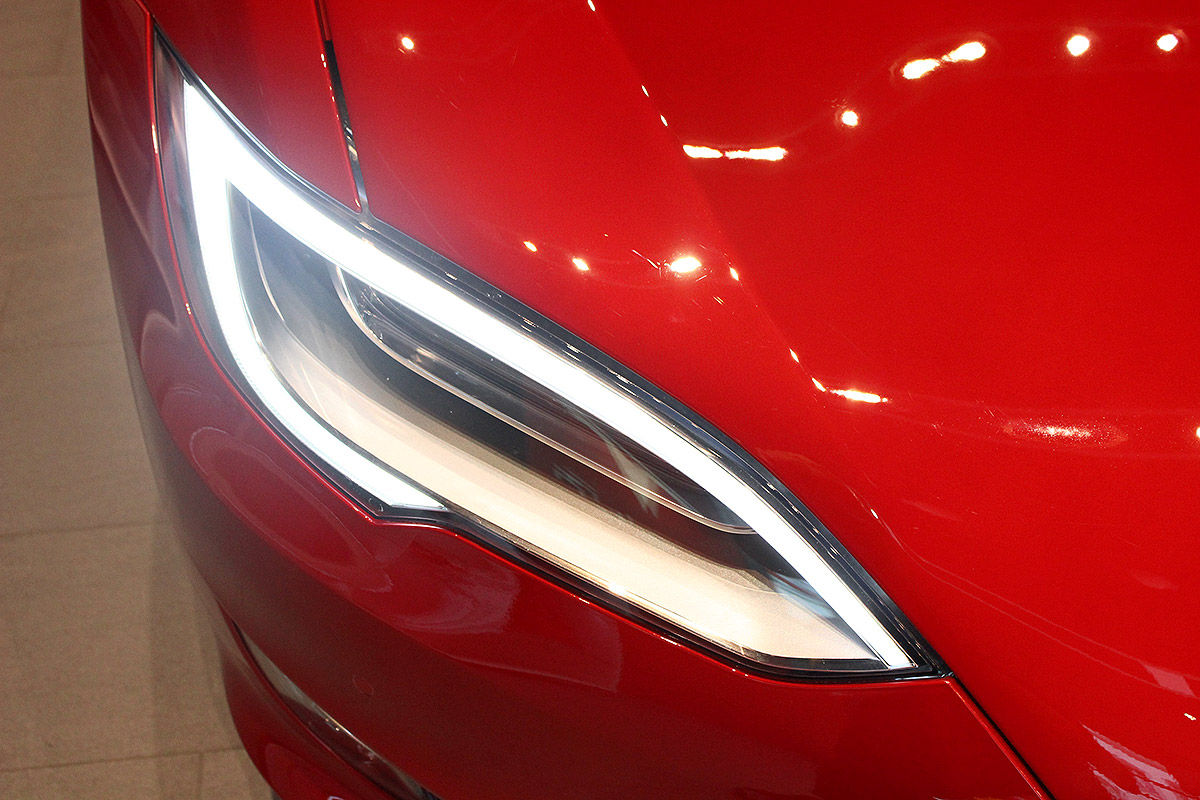Какие изменения получила обновленная модель Tesla S 2