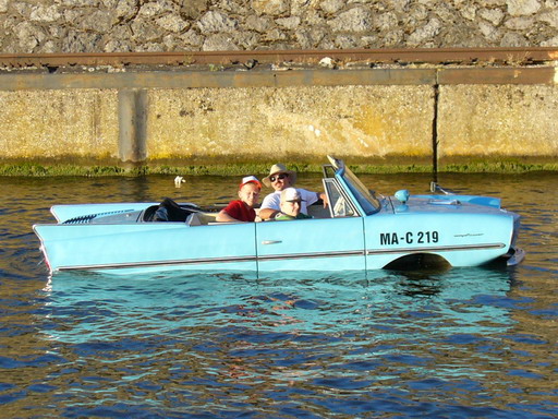 Amphicar: автомобиль, который «умеет плавать» 1
