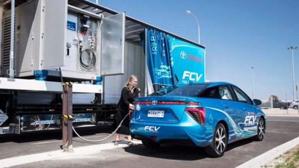 Дизельная фура станет «заправщиком» для водородных автомобилей Toyota 2
