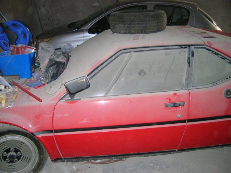 BMW M1 «родом из 80-х» отыскали в старом сарае 1