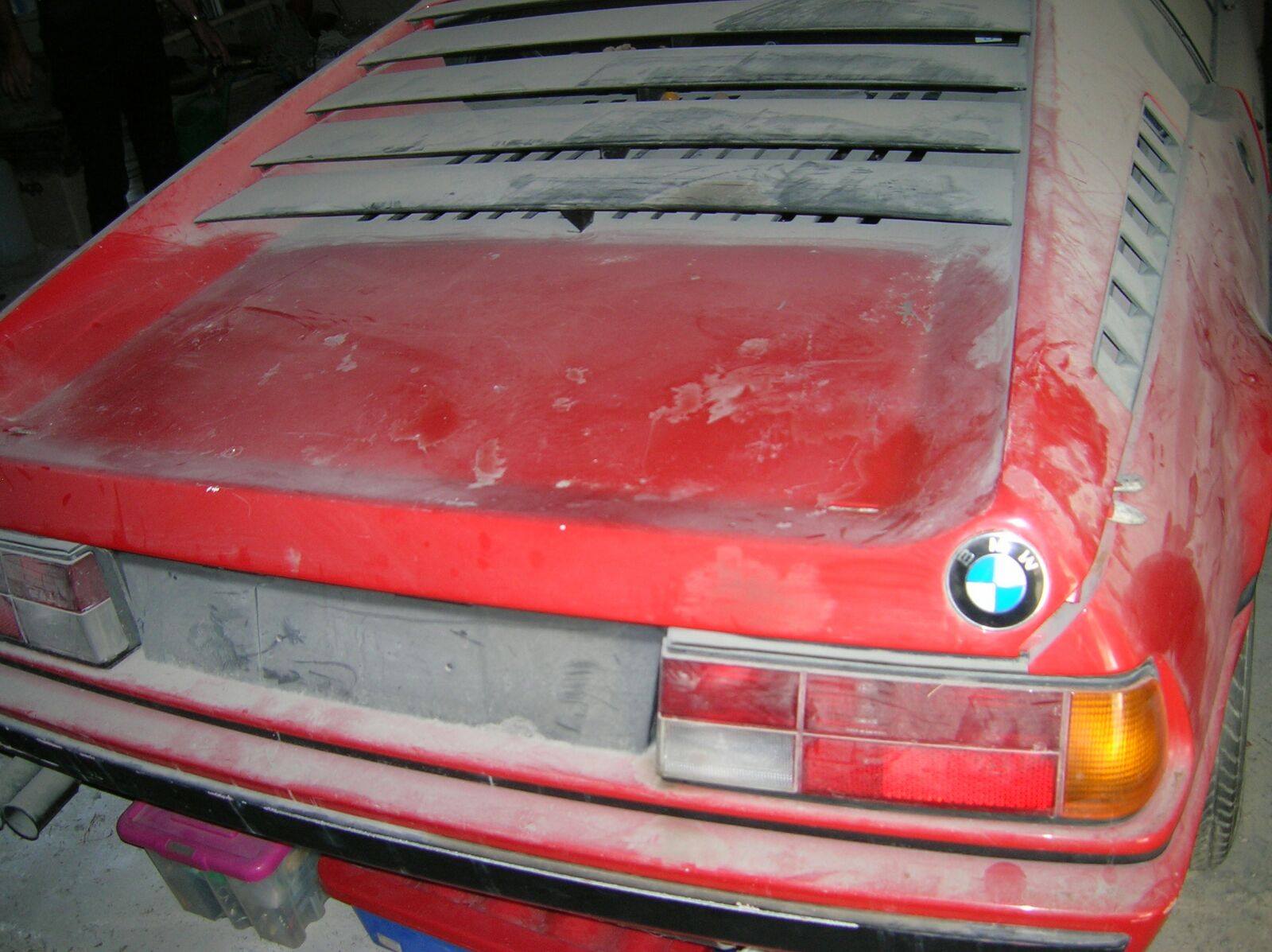 BMW M1 «родом из 80-х» отыскали в старом сарае 2
