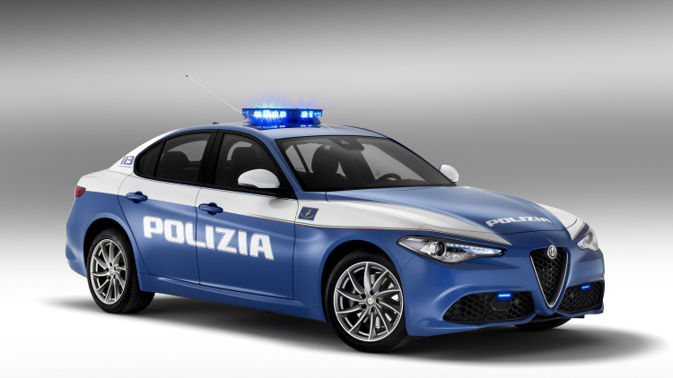 Полиция Италии будет кататься на Alfa Romeo и Jeep 2