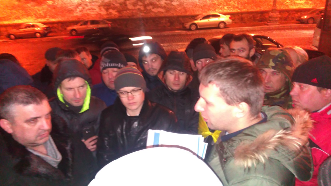 «Политики пошли на попятную»: в Украине снизили растаможку 2