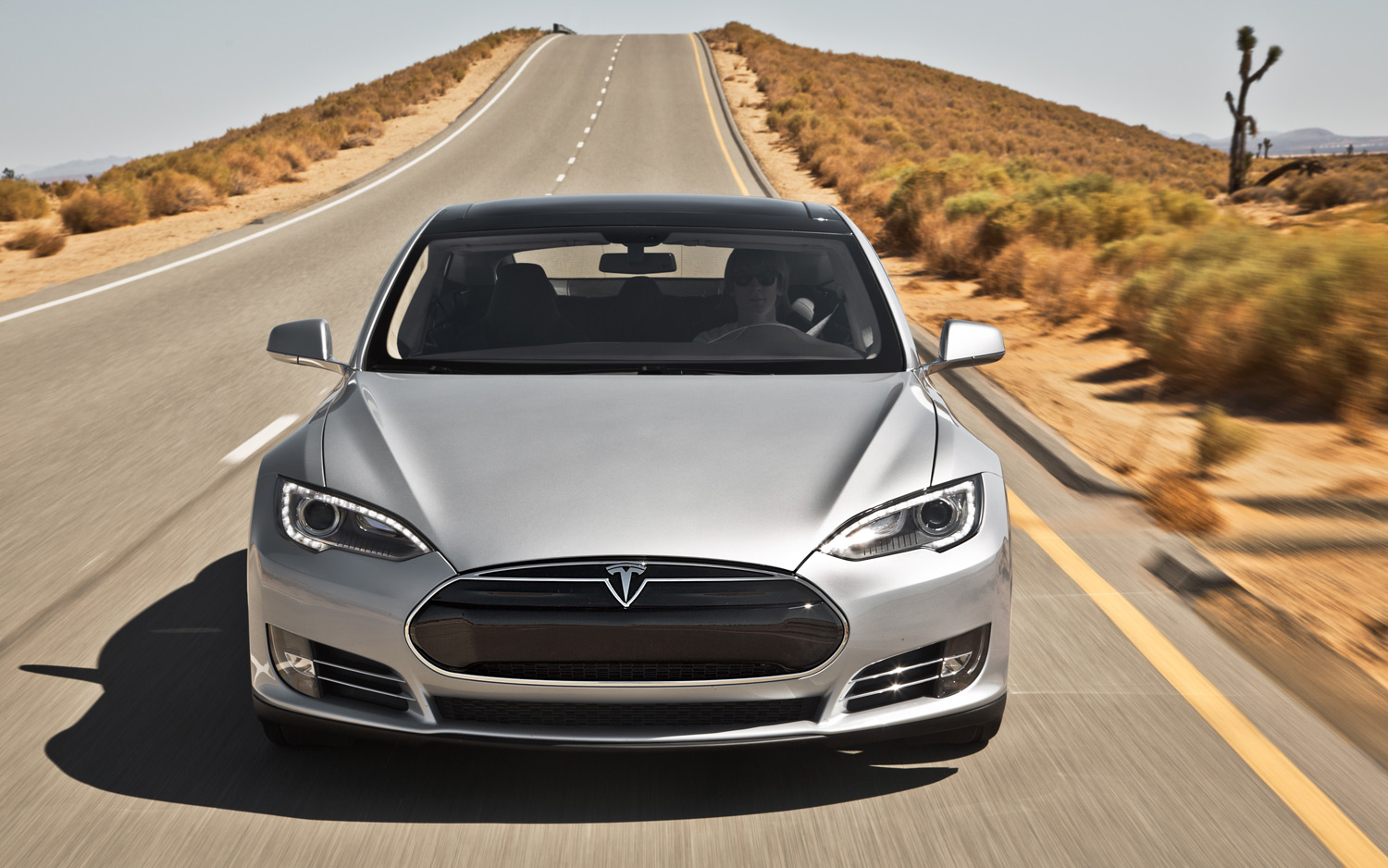 Tesla Model S впервые примет участие в ралли 1
