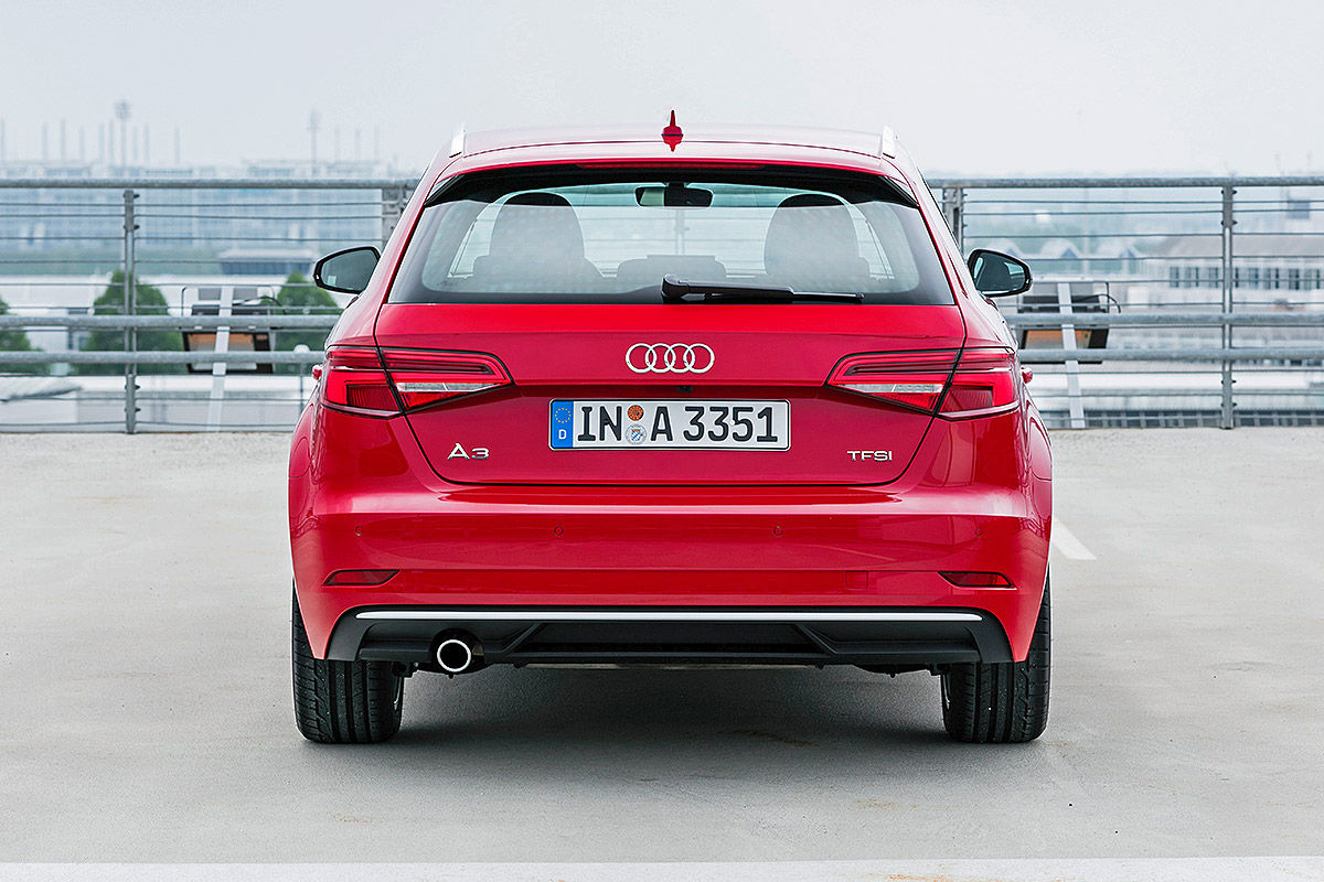 «Слушая дорогу»: тест-драйв обновленного Audi A3 8