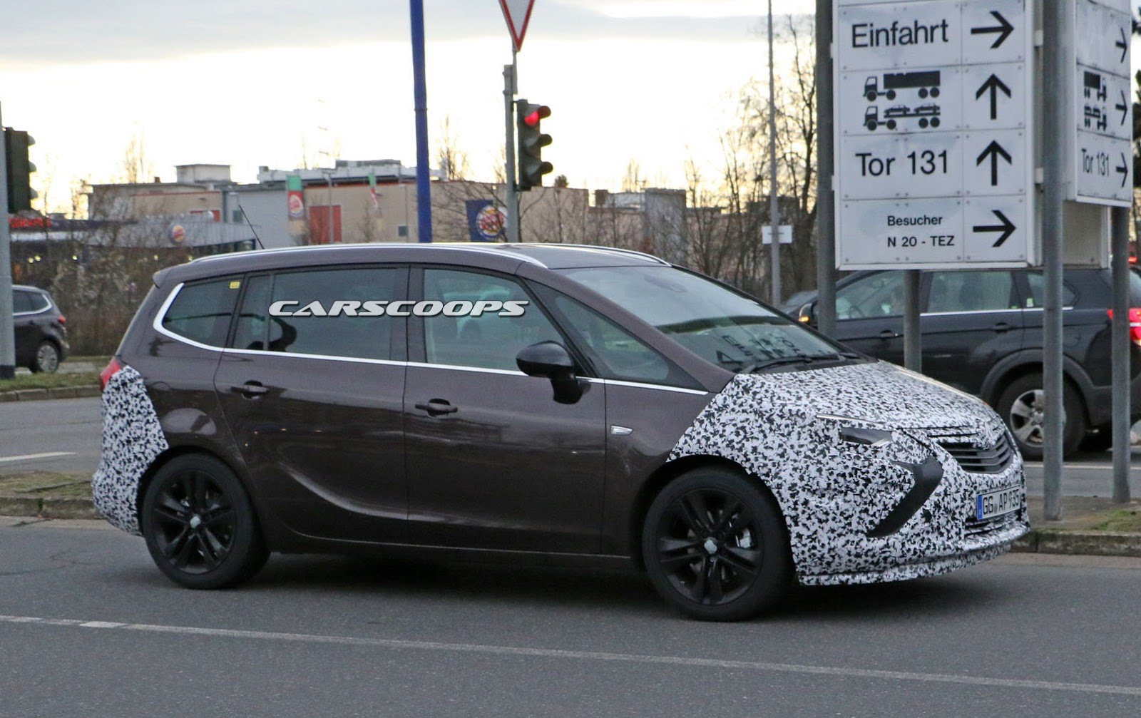Новый Opel Zafira получил массу изменений 1