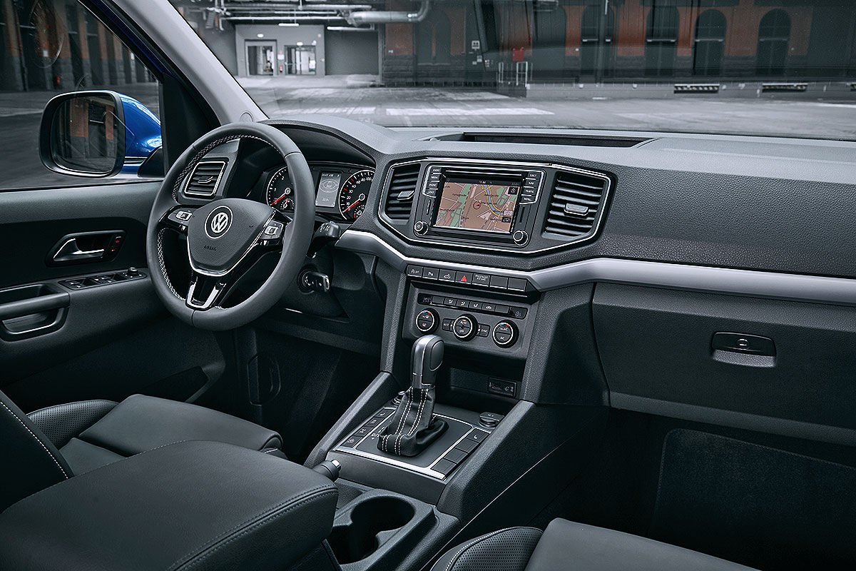 «Брутальность и блеск»: тест-драйв обновленного VW Amarok 5