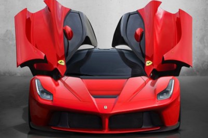 Компания Ferrari осуществляет рекордные продажи 1
