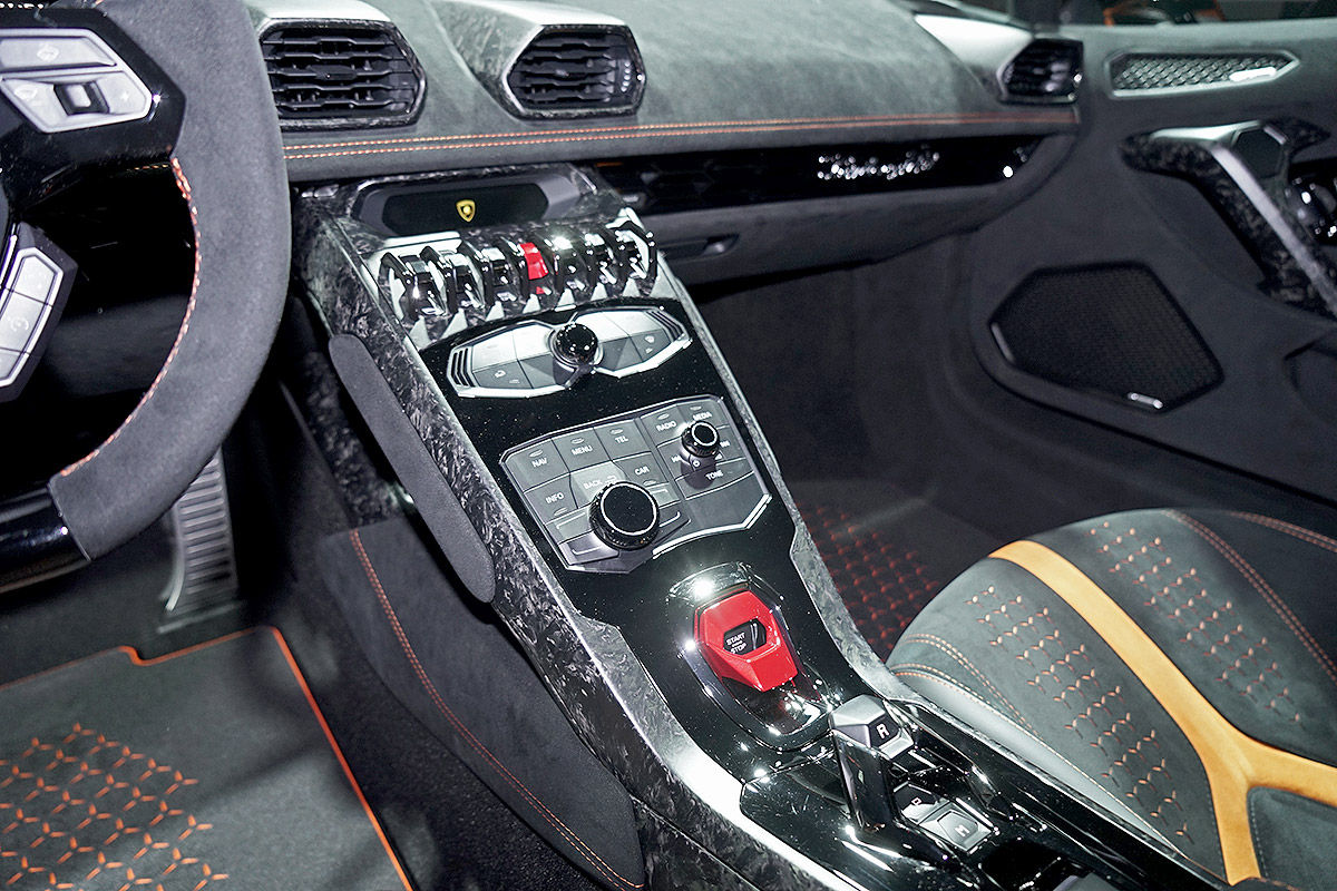 «Стильный красавец»: тест-драйв Lamborghini Huracan 2